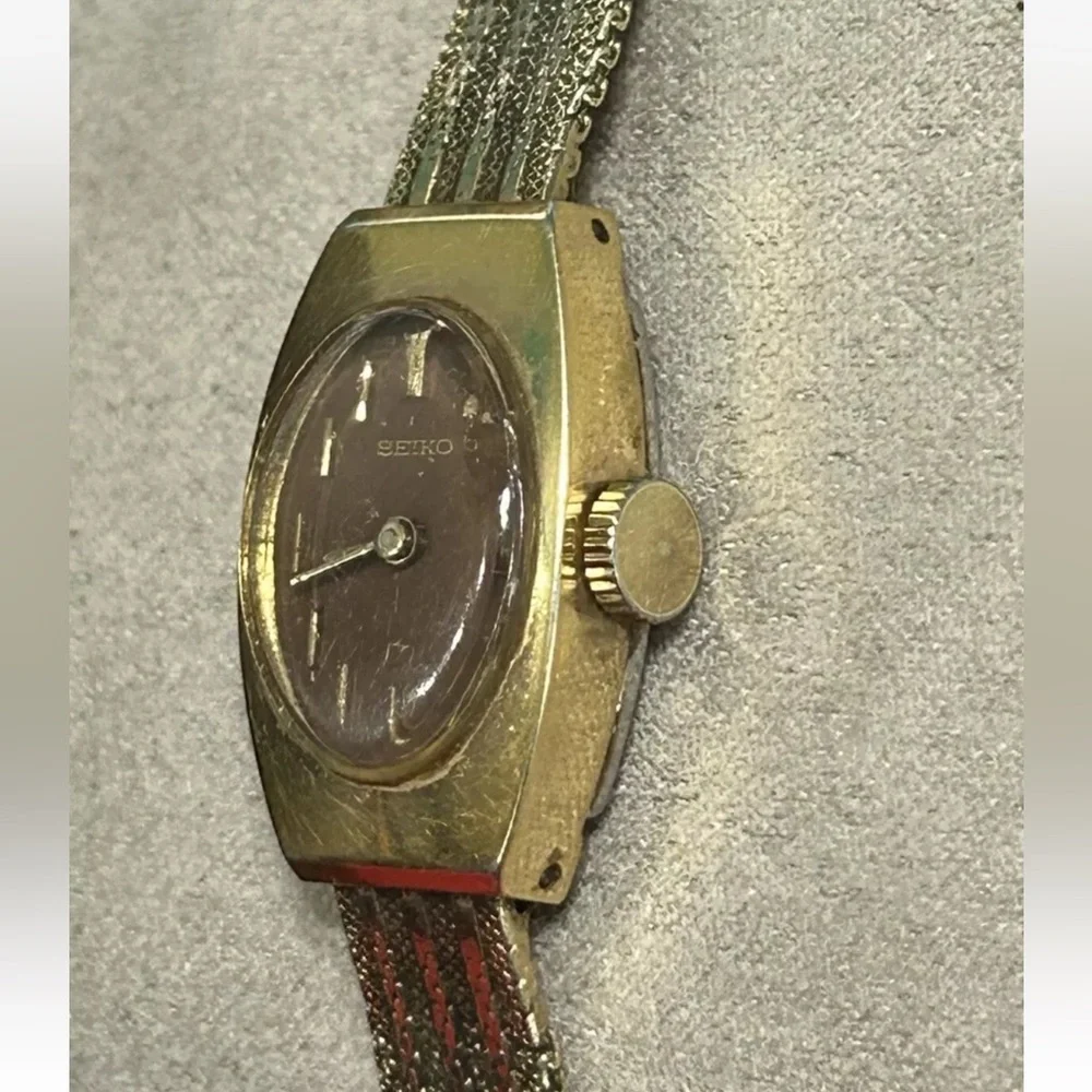 Vintage Seiko Ladies Gold Tone Manual Wind Wrist Watch 241313 Works RARE!‎